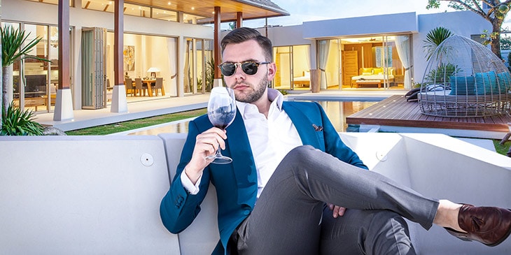 Becoming a luxury real estate agent